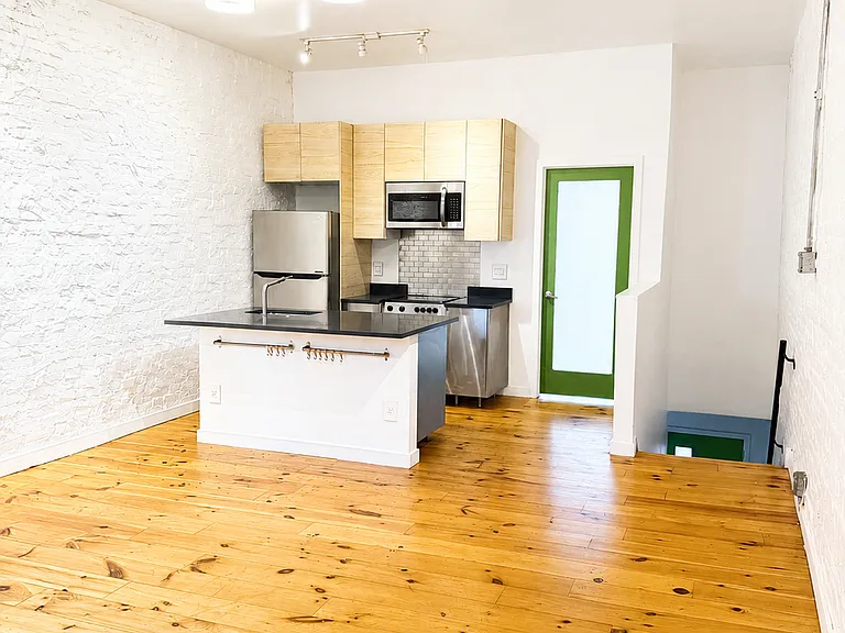 619 N 52nd St #2 — Photo 10