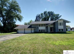 6223 Read St, Omaha, NE 68152