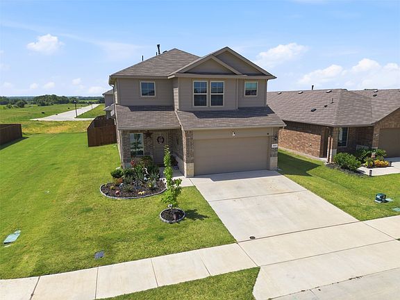 3rd image of 224 Running River Dr