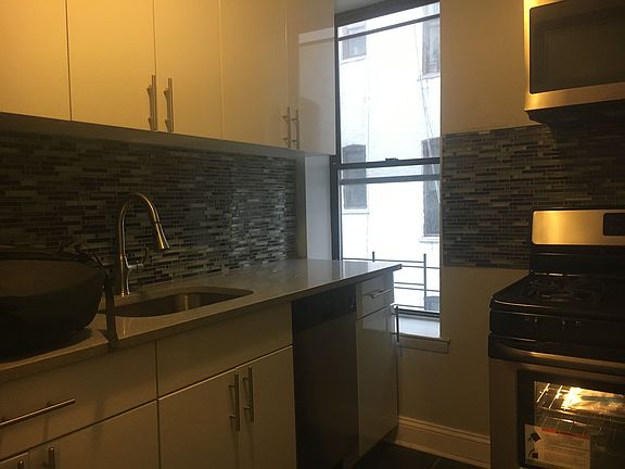 4th image of 1710 Caton Ave #68