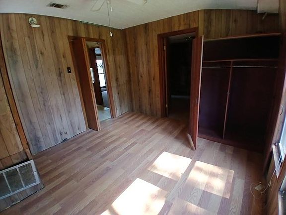 3rd image of 611 Houston St #A