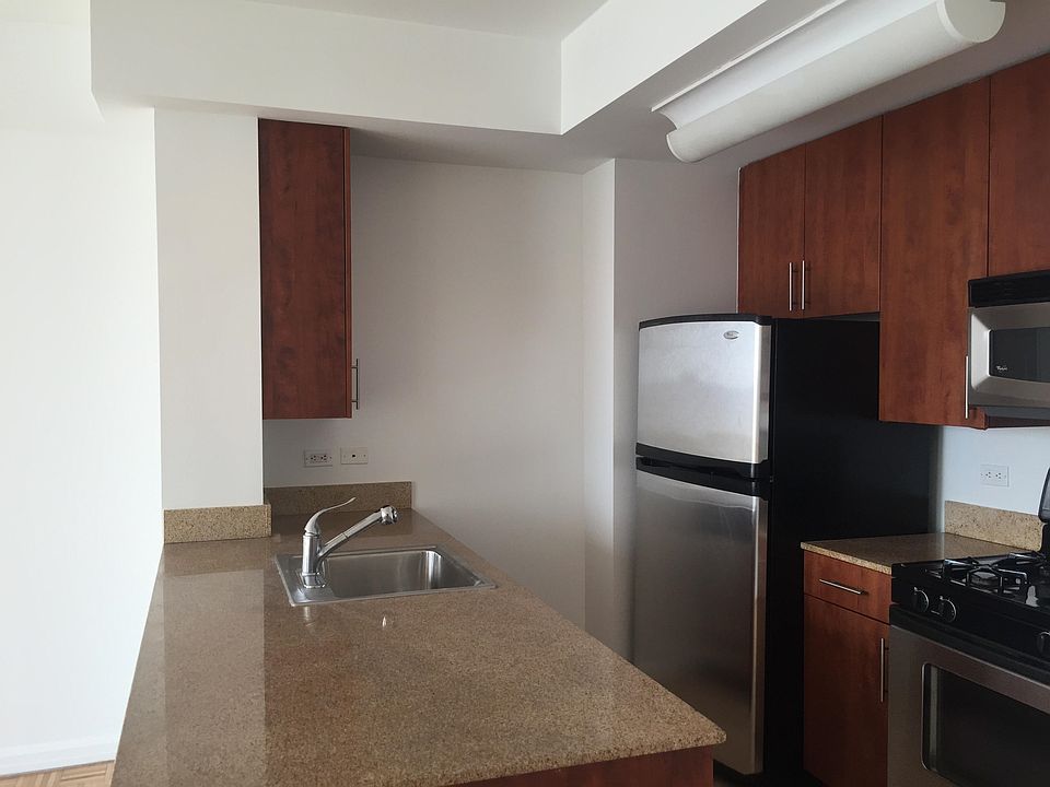1st image of 888 Main St APT 425