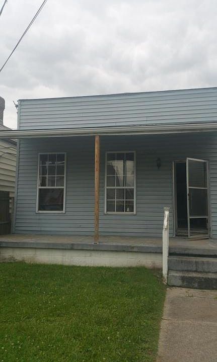 2nd image of 2827 Montgomery St