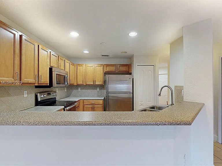 12819 SW 31st Ct — Photo 11