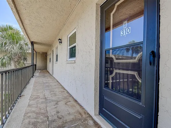 11485 Oakhurst Rd #310, Largo, FL 33771