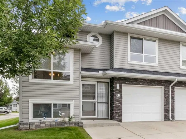 55 W Fairways Dr NW #144, Airdrie, AB T4B 2T5