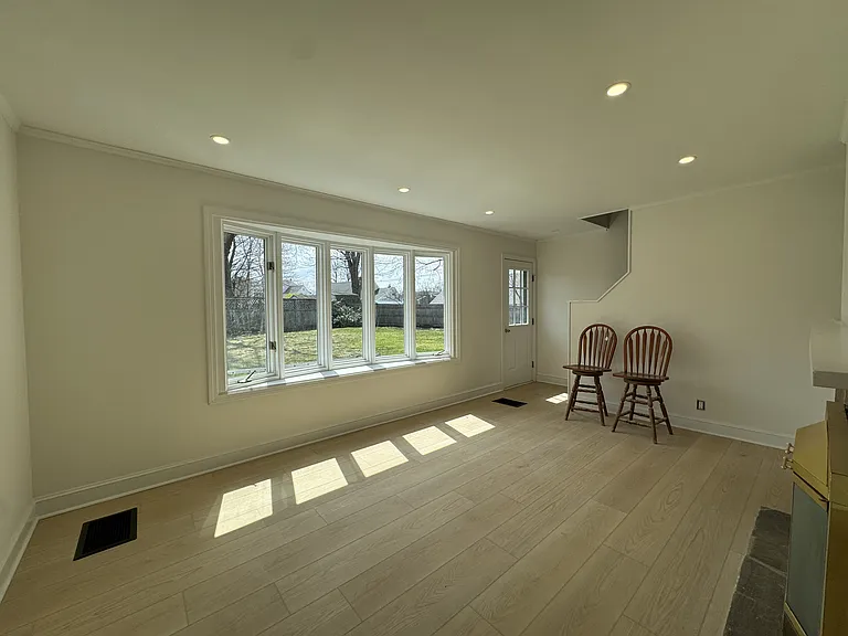 16 Westfield Rd — Photo 4