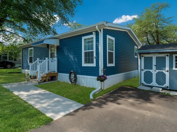 9 E Circle Dr, Doylestown, PA 18901