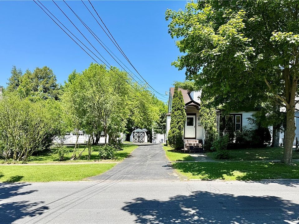 1st image of 2208 Caroline St
