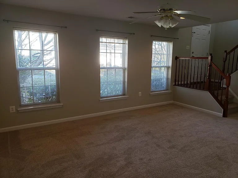 1006 Hoke Ln — Photo 13