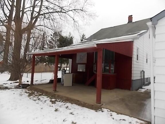 4th image of 124 Rosewood Ave
