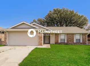 1072 Westcliff Ave, Saginaw, TX 76179