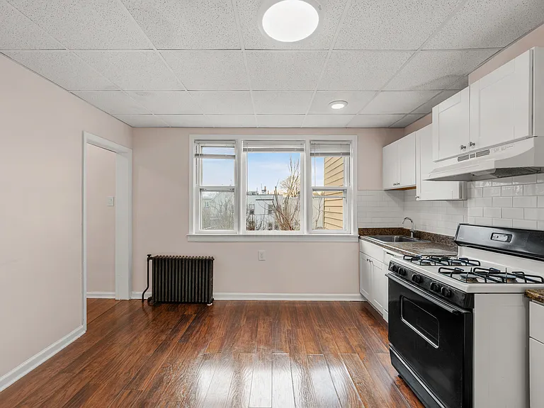 37 Pearsall Ave #1 — Photo 1