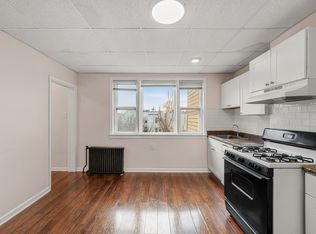 37 Pearsall Ave FLOOR 3, Jersey City, NJ 07305