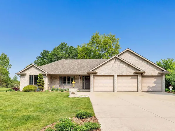 2810 N Whistling Wind Dr, De Pere, WI 54115