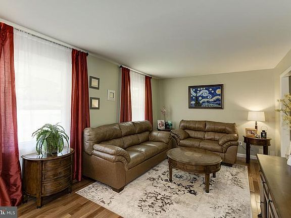 3rd image of 5048 Dequincey Dr
