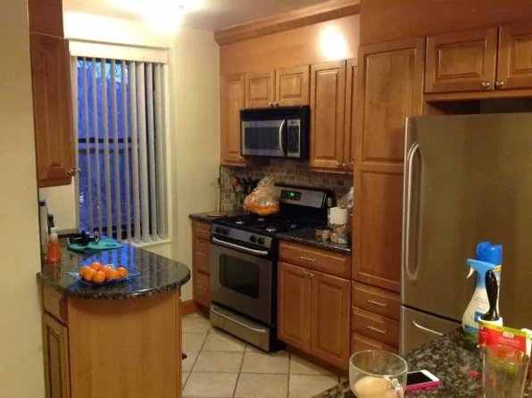 2229 Knapp Street image 1 of 5