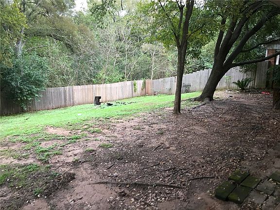 4th image of 744 Westwood Dr