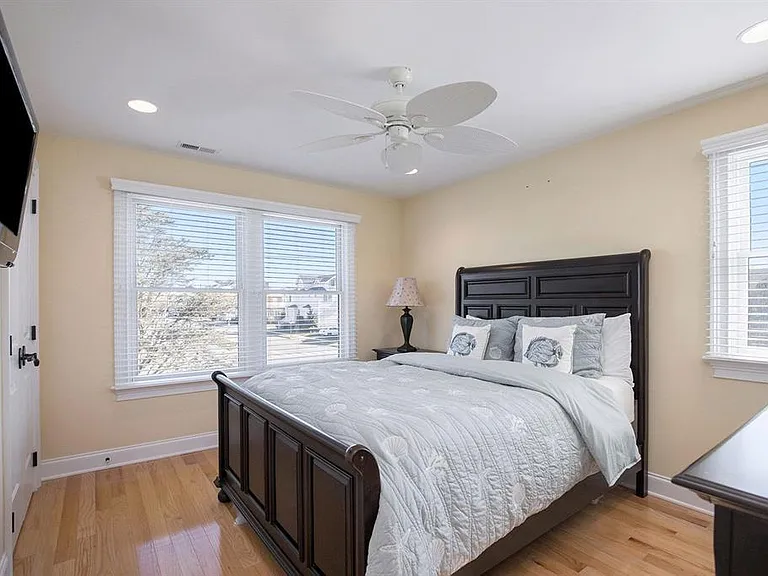 7611 Ventnor Ave — Photo 21