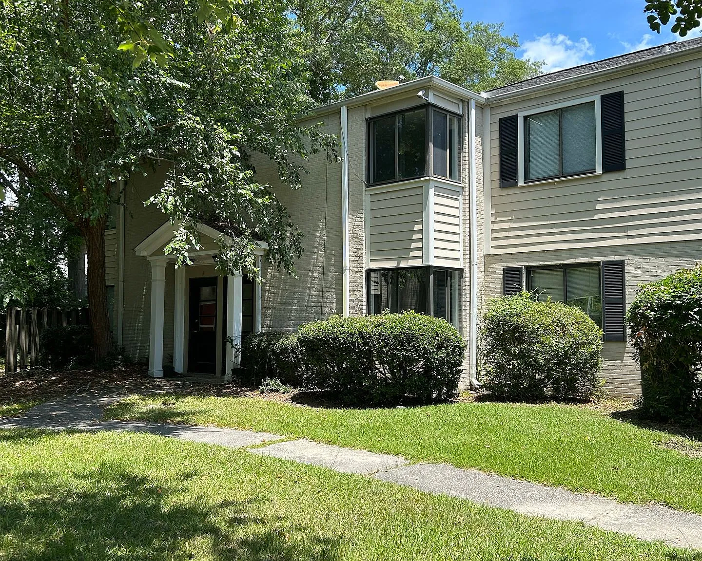 2 bed, 850 sqft, $950 — Photo 1