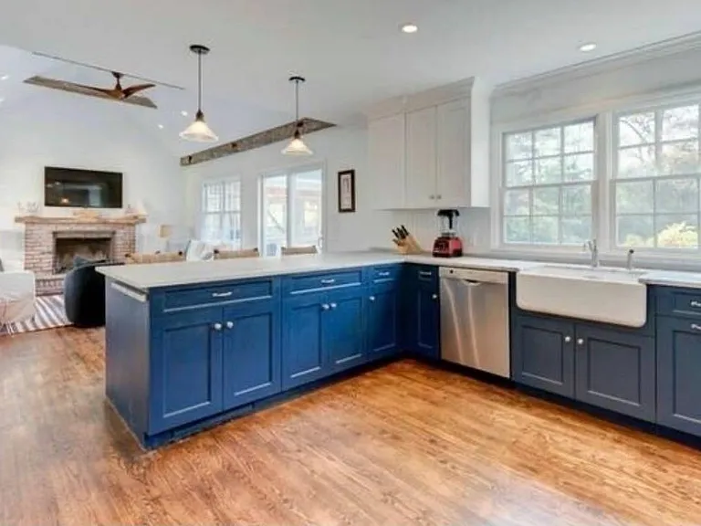 37 Foster Rd — Photo 2
