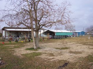 1107 W Dallas Ave, Seadrift, TX 77983