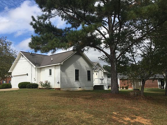 3rd image of 106 Northwood Dr