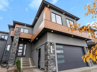 223 37th St SW, Edmonton, AB T6X 2W4