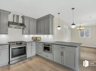 1650 Bell Ln, Libertyville, IL 60048