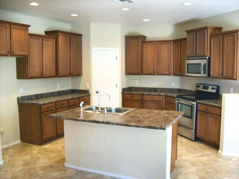 2333 W Mila Way — Photo 5