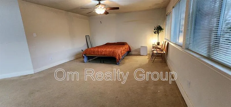 3 bed, 2.0 bath, 1636 sqft, $1,995 — Photo 3