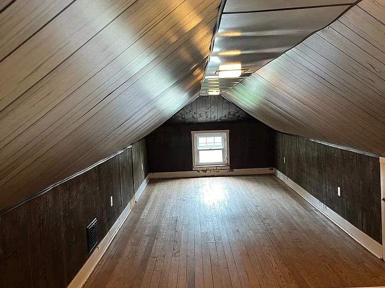 536 Perry Hwy — Photo 15