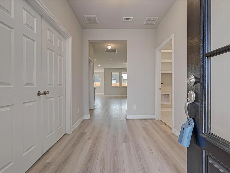 3433 Acacia Grove Ln — Photo 2