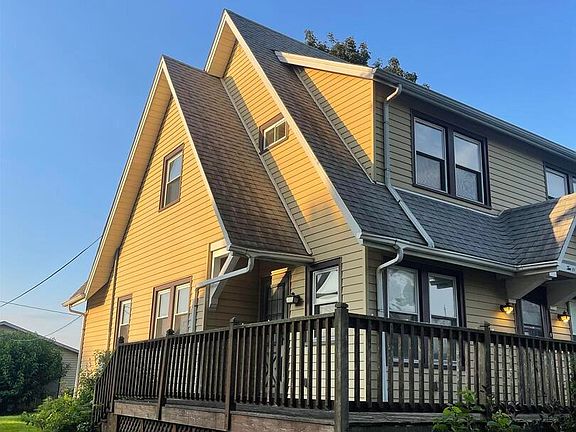 2nd image of 208 2nd Ave E