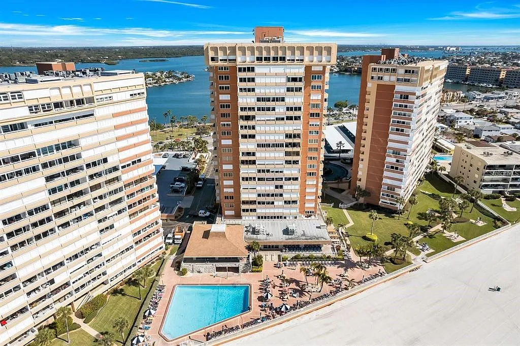 2 bed, 2.0 bath, 1330 sqft, $4,000 — Photo 1