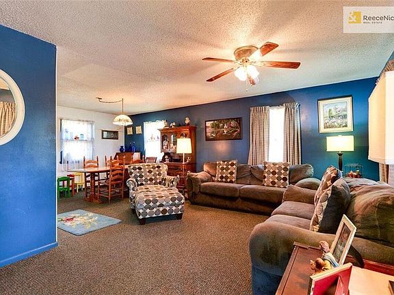 Light and Bright Living/Dining Combo