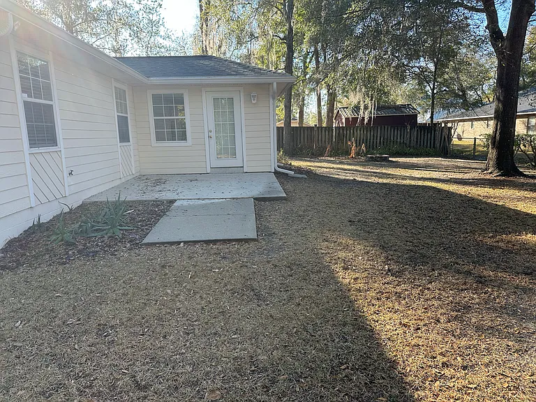 25306 SW 16th Ave — Photo 17