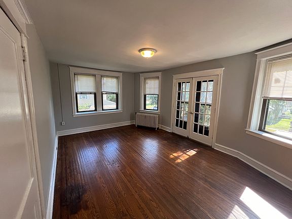 3rd image of 216 S Carol Blvd APT A2