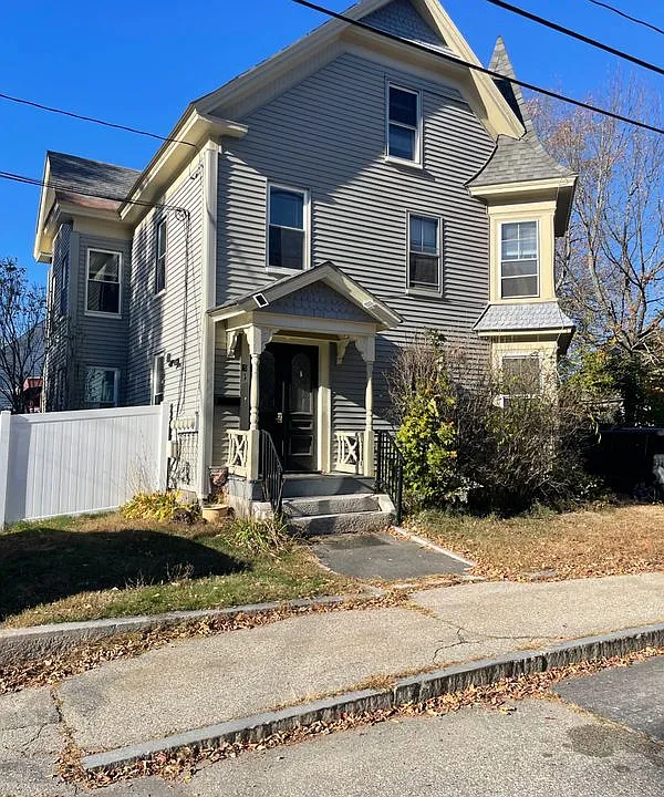 15 Pleasant St #1