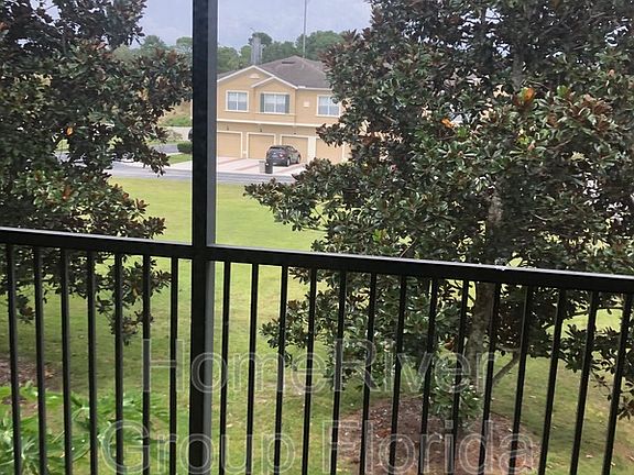 4th image of 2071 Crestdale Ln