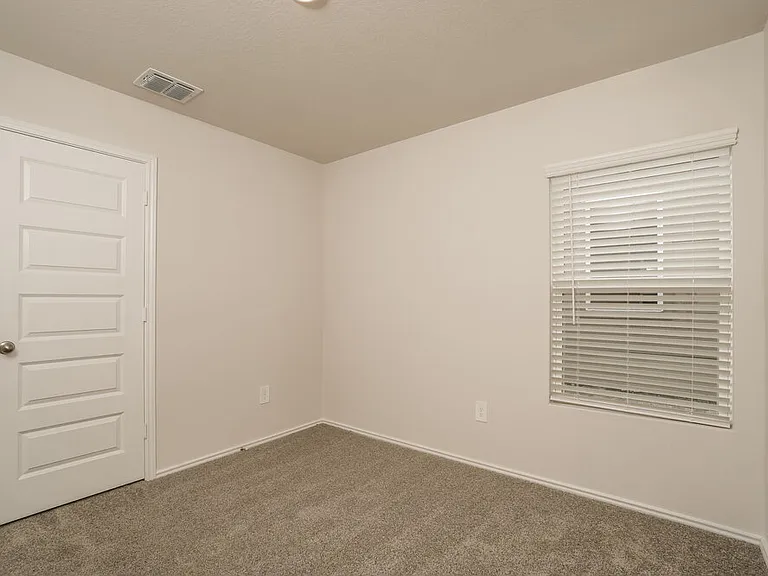 3325 Muenster Ave — Photo 13