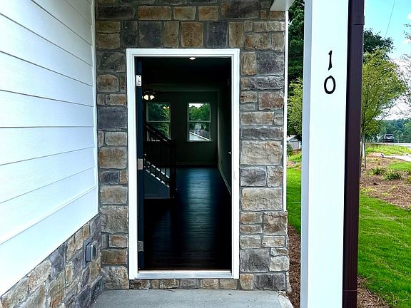5th image of 10 Berry Dr #1