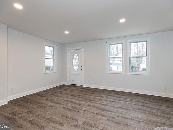 5th image of 711 Yeadon Ave