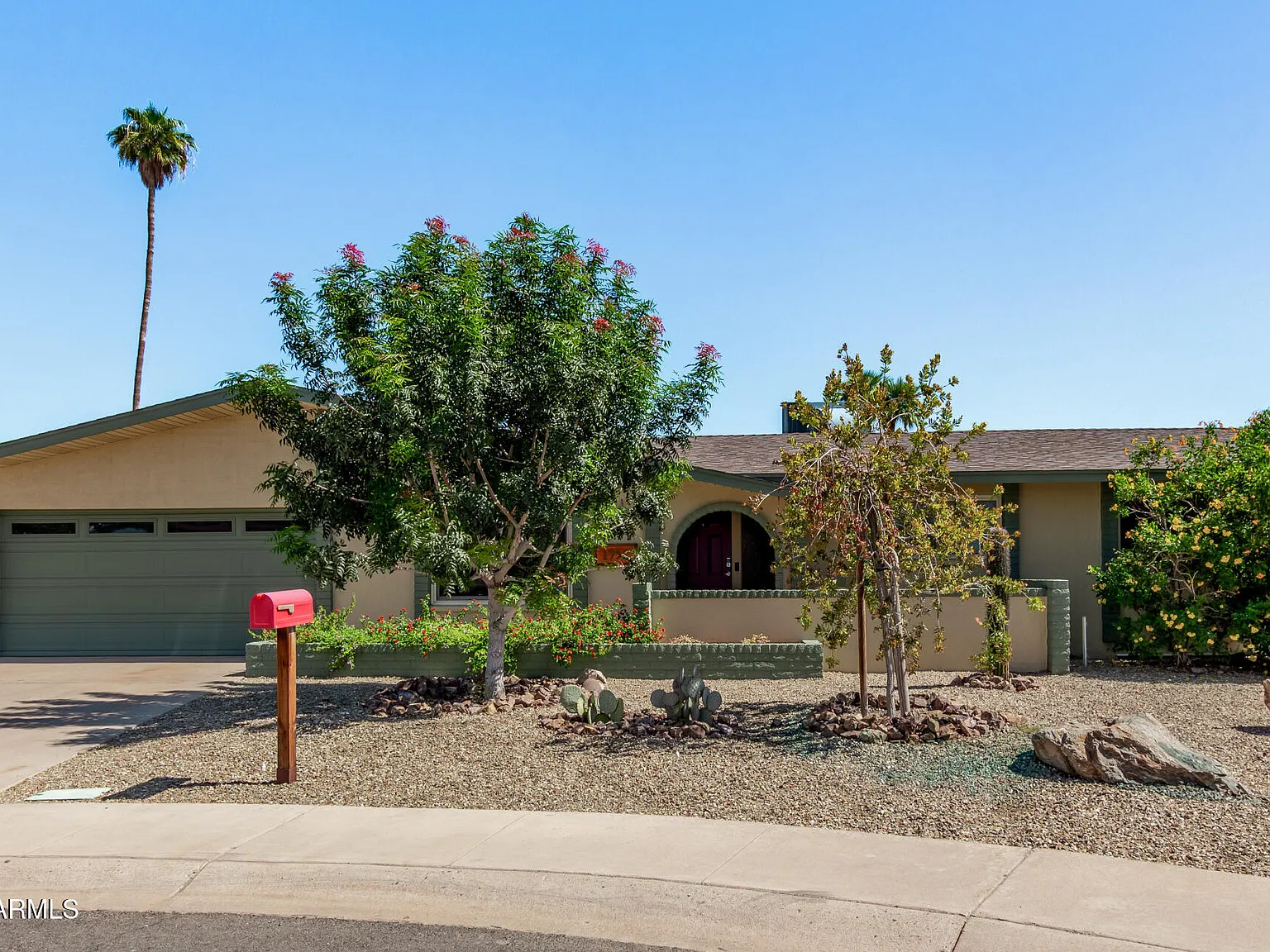 4 bed, 3.0 bath, 2223 sqft, $6,500 — Photo 2