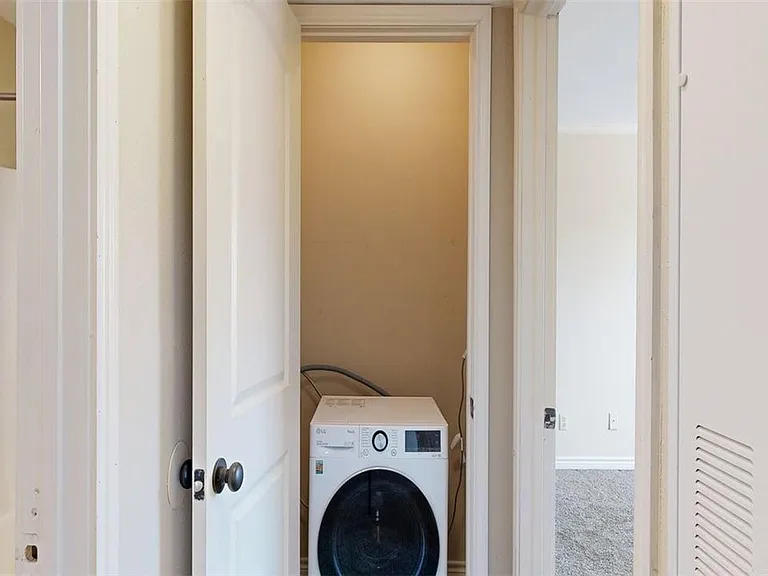 904 University Oaks Blvd #20 — Photo 18