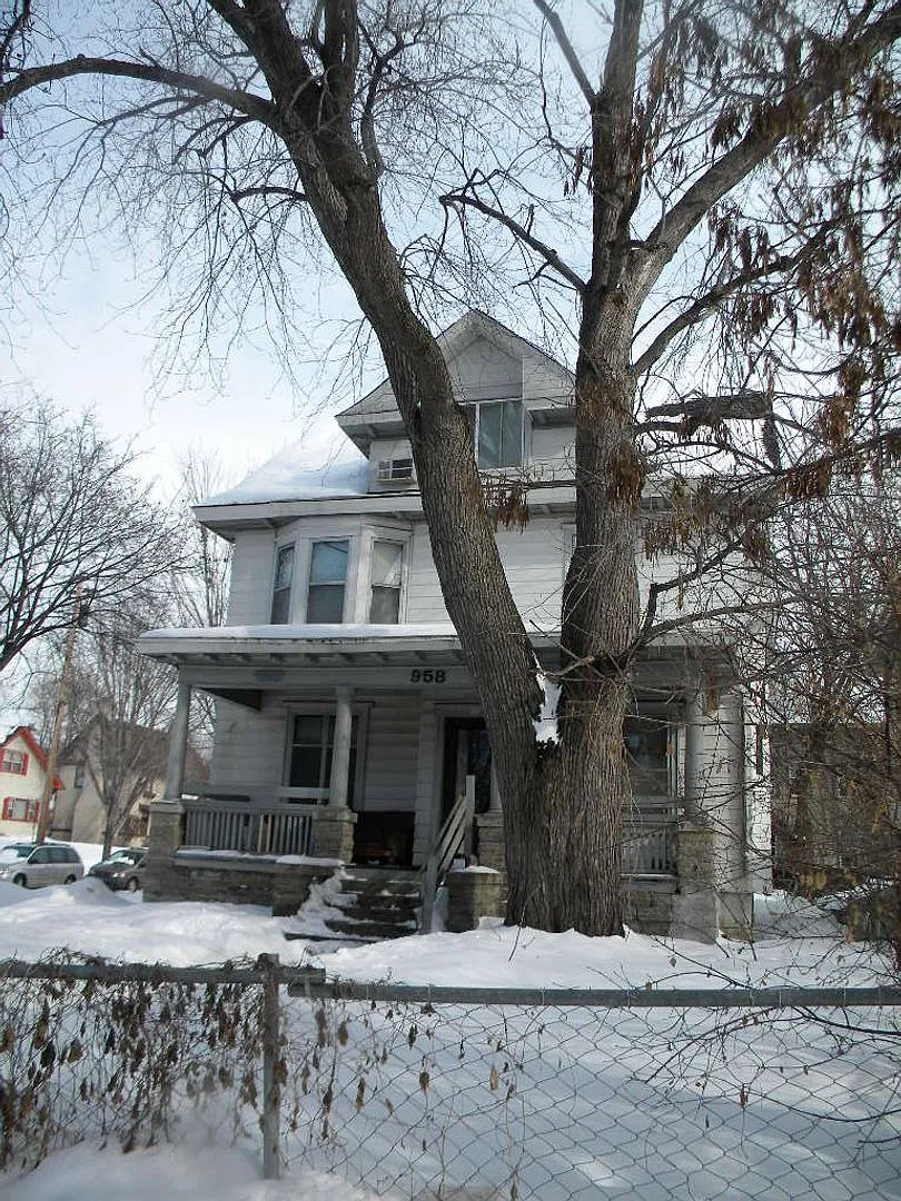 958-15TH — Photo 2