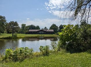8956 W Smith Rd, Litchfield, OH 44253