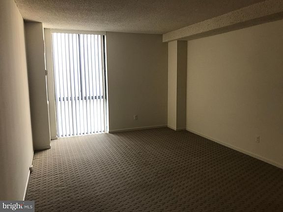 3rd image of 2300 Pimmit Dr #1119W