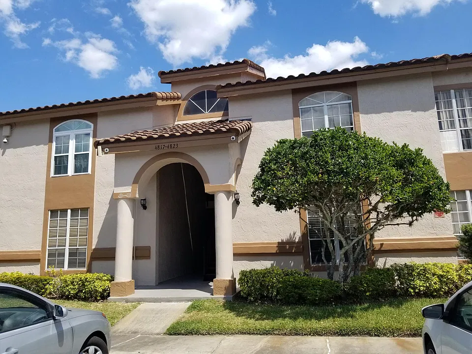 4817 Normandy Pl