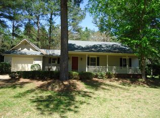 1807 Red Fox Trl, Tifton, GA 31793